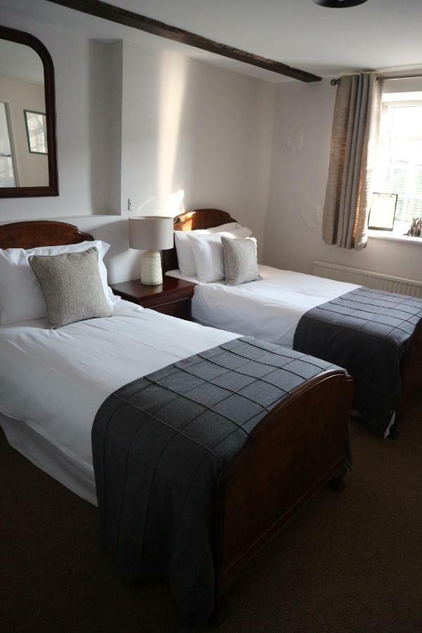 The George At Nunney Hotel ภายนอก รูปภาพ
