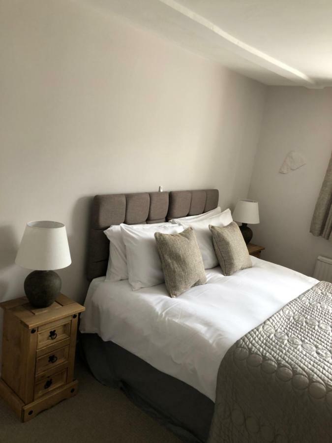 The George At Nunney Hotel ภายนอก รูปภาพ