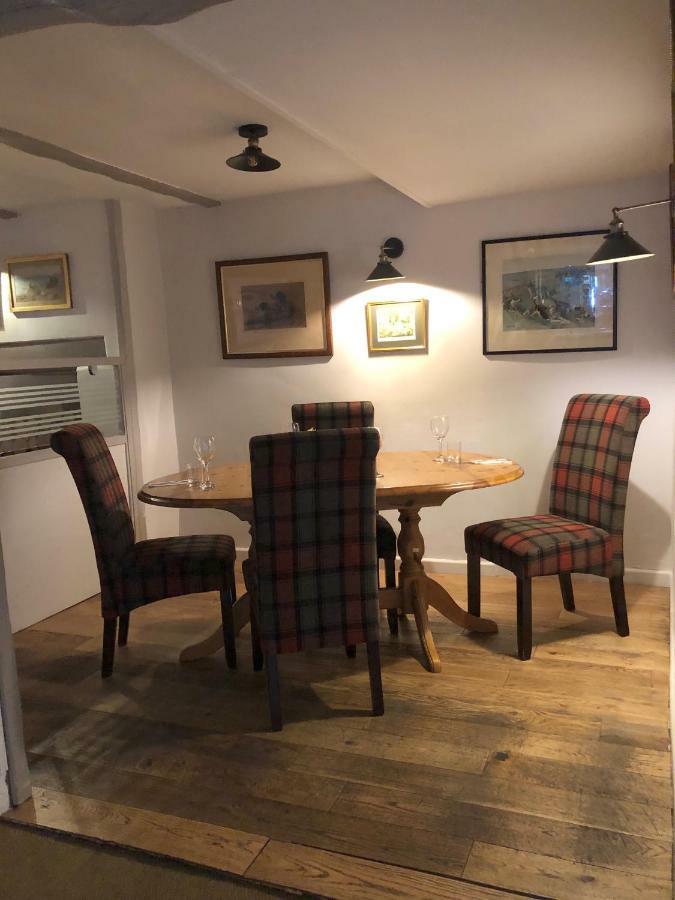 The George At Nunney Hotel ภายนอก รูปภาพ