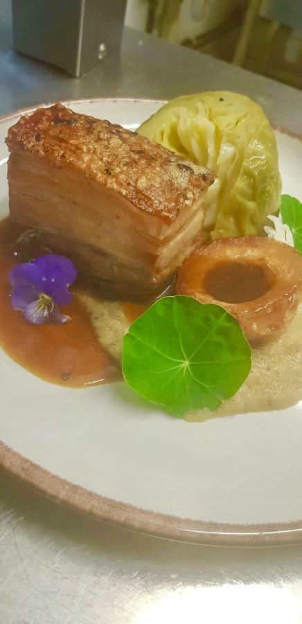 The George At Nunney Hotel ภายนอก รูปภาพ