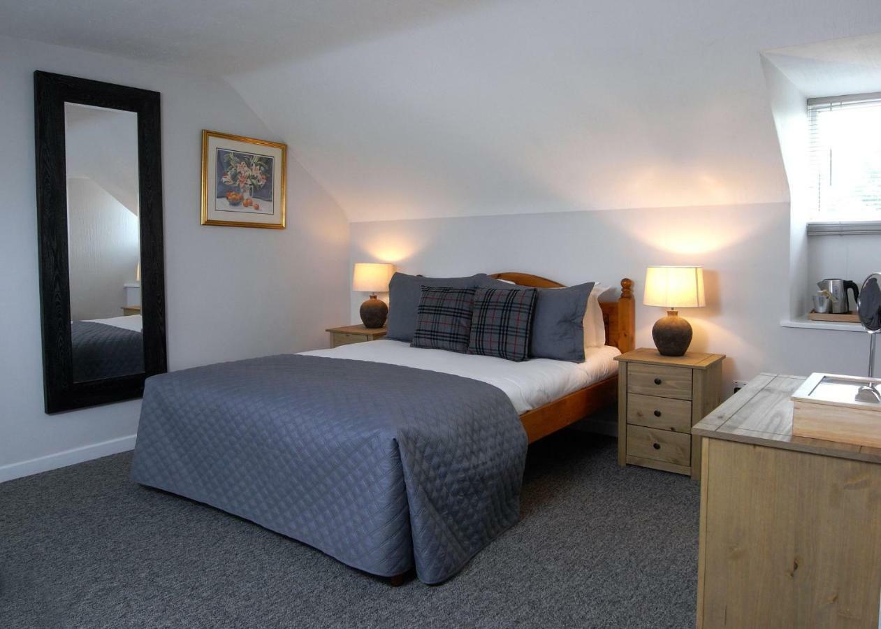 The George At Nunney Hotel ภายนอก รูปภาพ