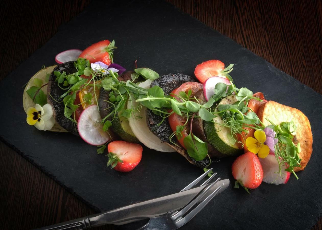 The George At Nunney Hotel ภายนอก รูปภาพ